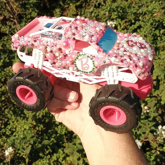Barbie RC Monster Truck Hot Wheels - Picture 3 of 7